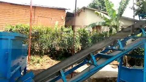 Conmach BlockKing-09MS Block and Interlock Making Machine during 15 cm Block Production