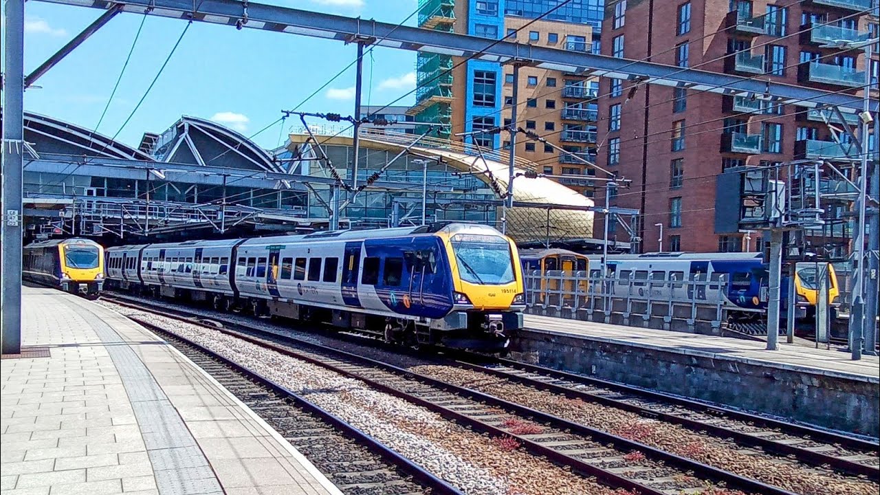 TRAINS AT LEEDS STATION  21.6.24