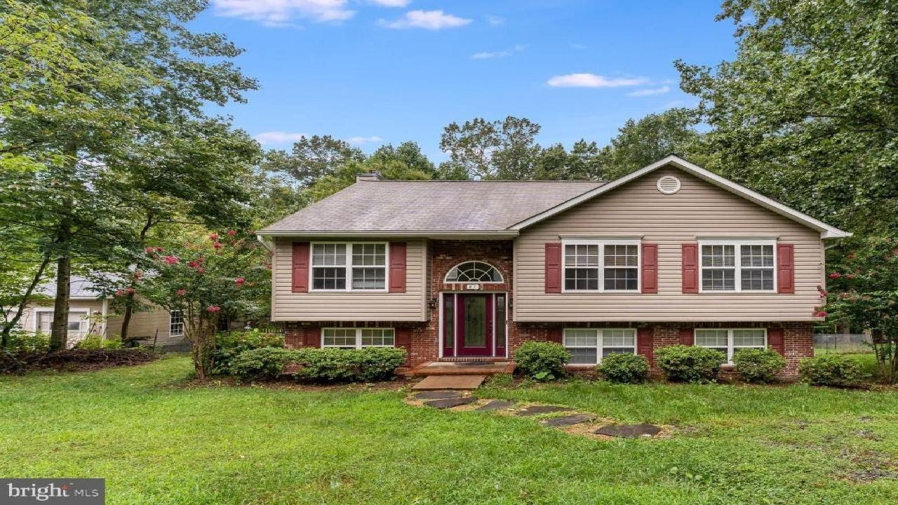 87 HIDDEN LAKE DRIVE, STAFFORD, VA Presented by René Anderson Team.