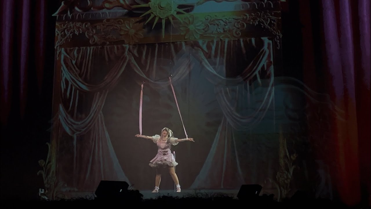 Melanie Martinez - Show & Tell Live at Atlas Arena Łódź Oct 15th The Trilogy Tour