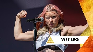 Wet Leg - davina mccall (Glastonbury 2025)