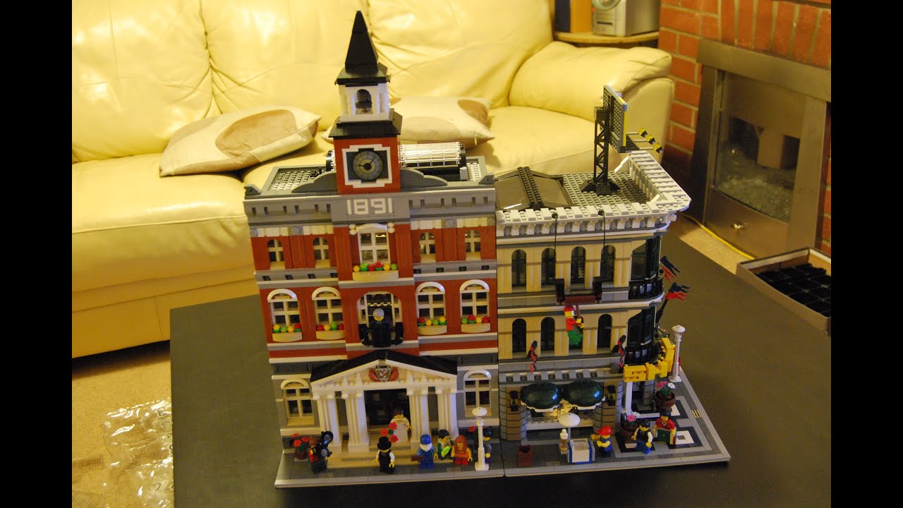 Lego Town Hall (10224) - stop frame build