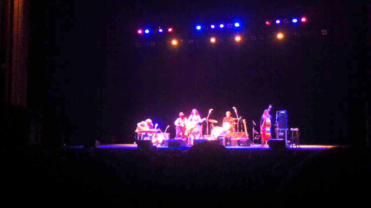 37 seconds of "Fox Confessor Brings The Flood"