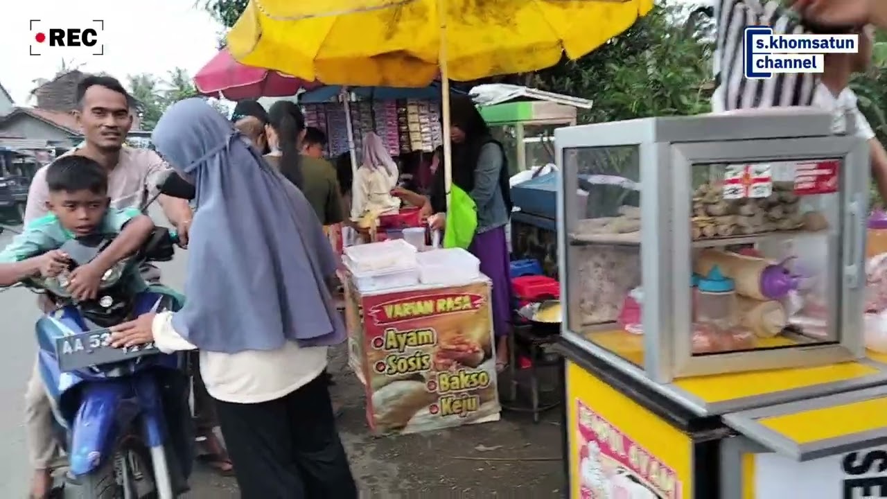 Ngabuburit sekalian beli takjil untuk buka puasa. #long #kulinerindonesia #kuliner 
