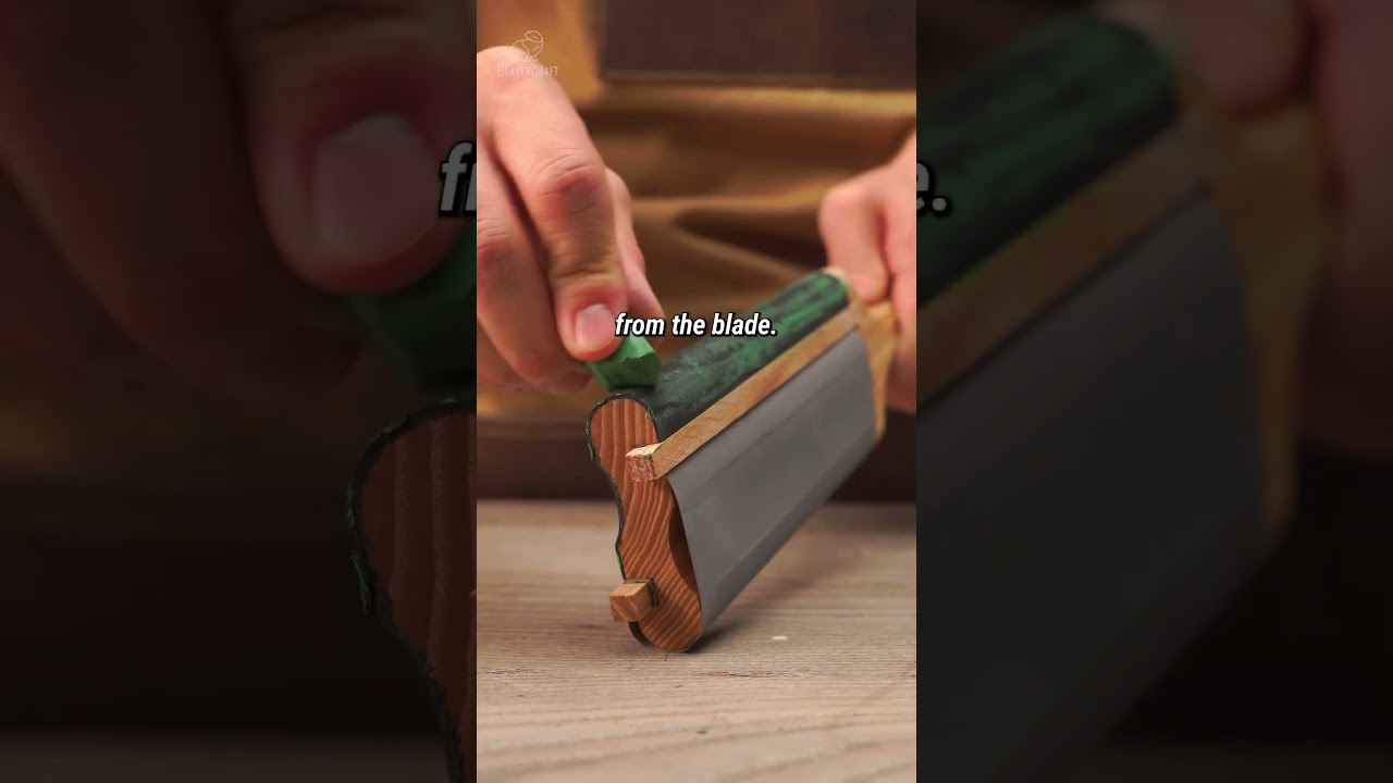Sharpen or strop?🤔Here’s when to do each for the sharpest carving tools✨