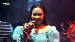 Bintang Pentas - Erika Syaulina & Tiara Tahta (Live Cover)