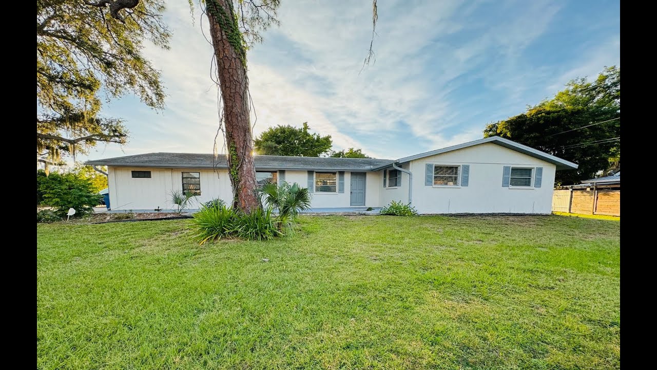 Sarasota Homes for Rent 5BR/2.5BA by Relax Realty Group, Inc