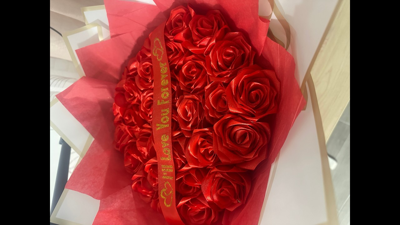 ¡La Sorpresa Más Romántica! 🌹 Ramo de Rosas Eternas 