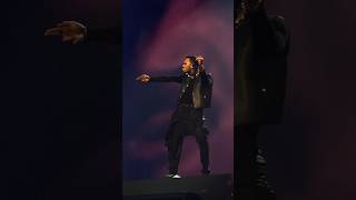 Chris Brown Performs Ten Toes For The First Time In Dubai