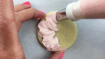 Beautiful buttercream flower cookie tutorial