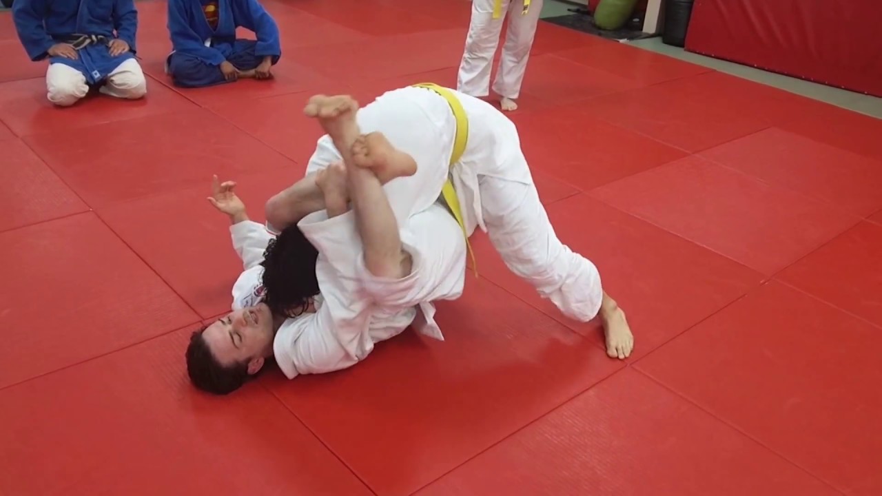 SHORTCLIP Triangle from Bottom Guard