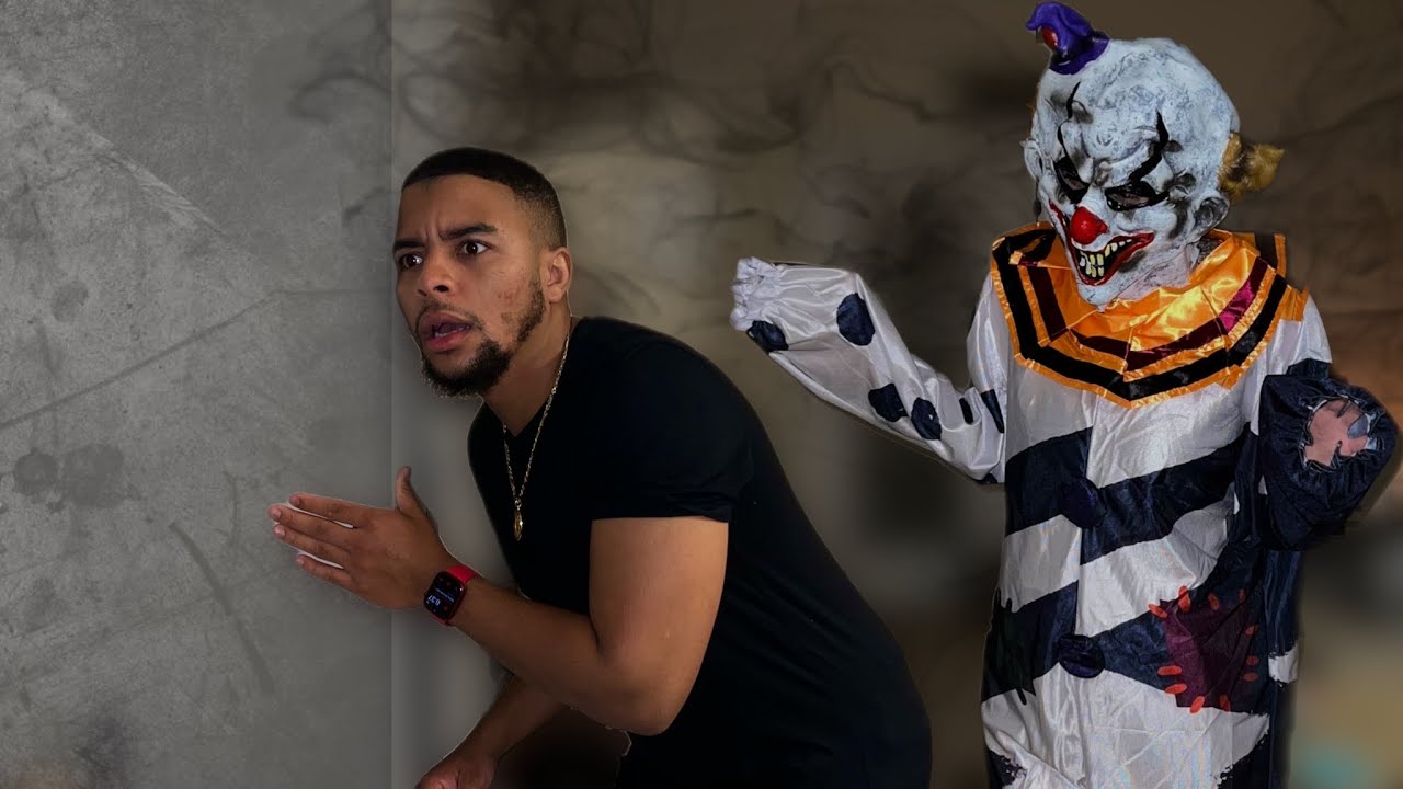 "SCARY CLOWN" SCARE PRANK ON MY BOYFRIEND!!! - YouTube