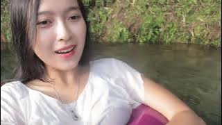 Rumas Alvia Mandi Kelihatan Putingnya