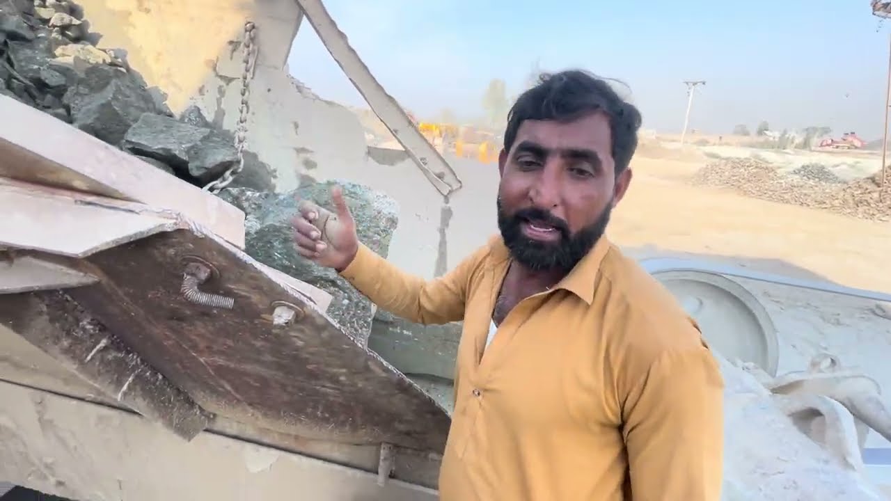 Giant Rock Jammed the Crusher 😱 Dangerous Hopper Blockage Cleared by Workers | Extreme Stone 