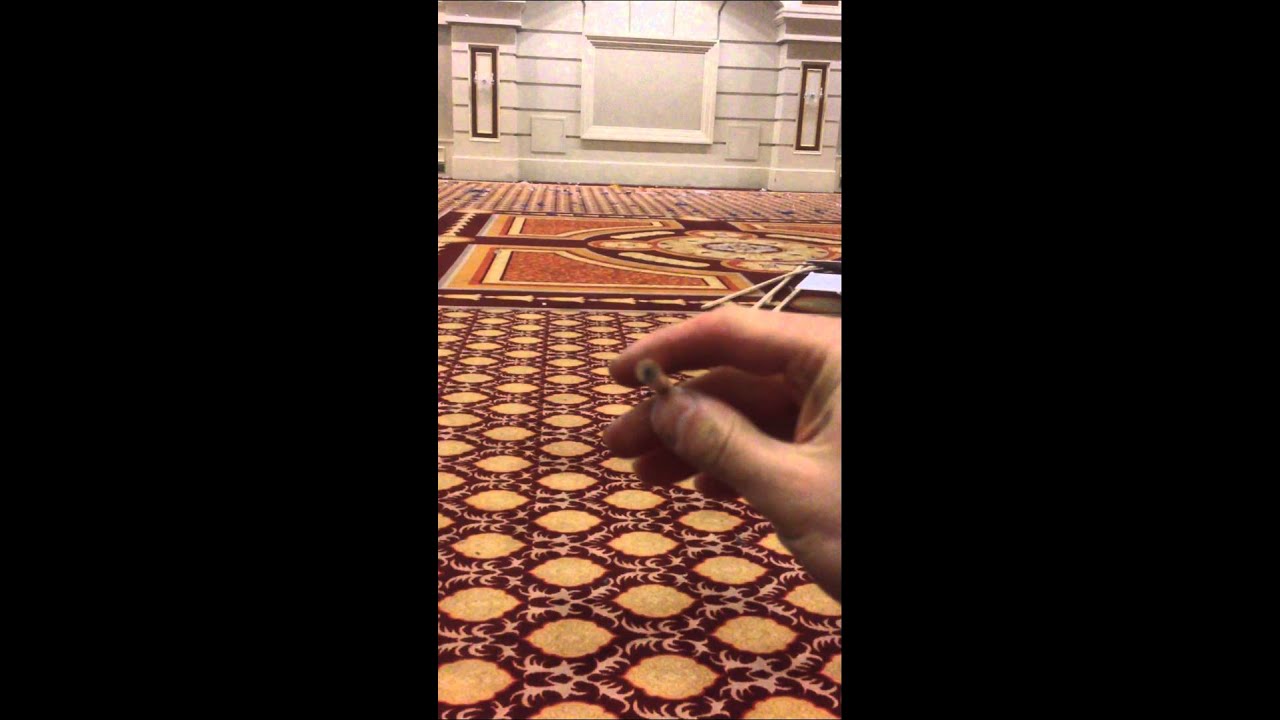 Как сломать карандаш одним пальцем