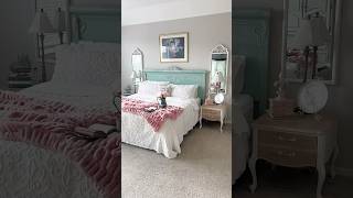 Are you ready to transform your bedroom with some thrifted mirrors and Chalk Paint thrifteddecor