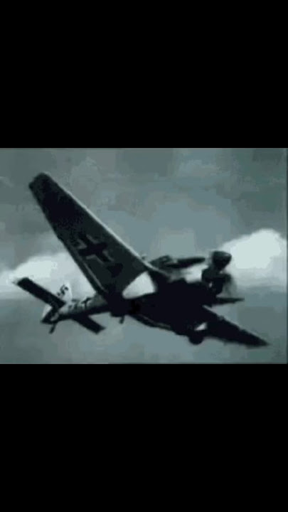Download lagu Pesawat Stuka, sirinenya melengking bikin merinding