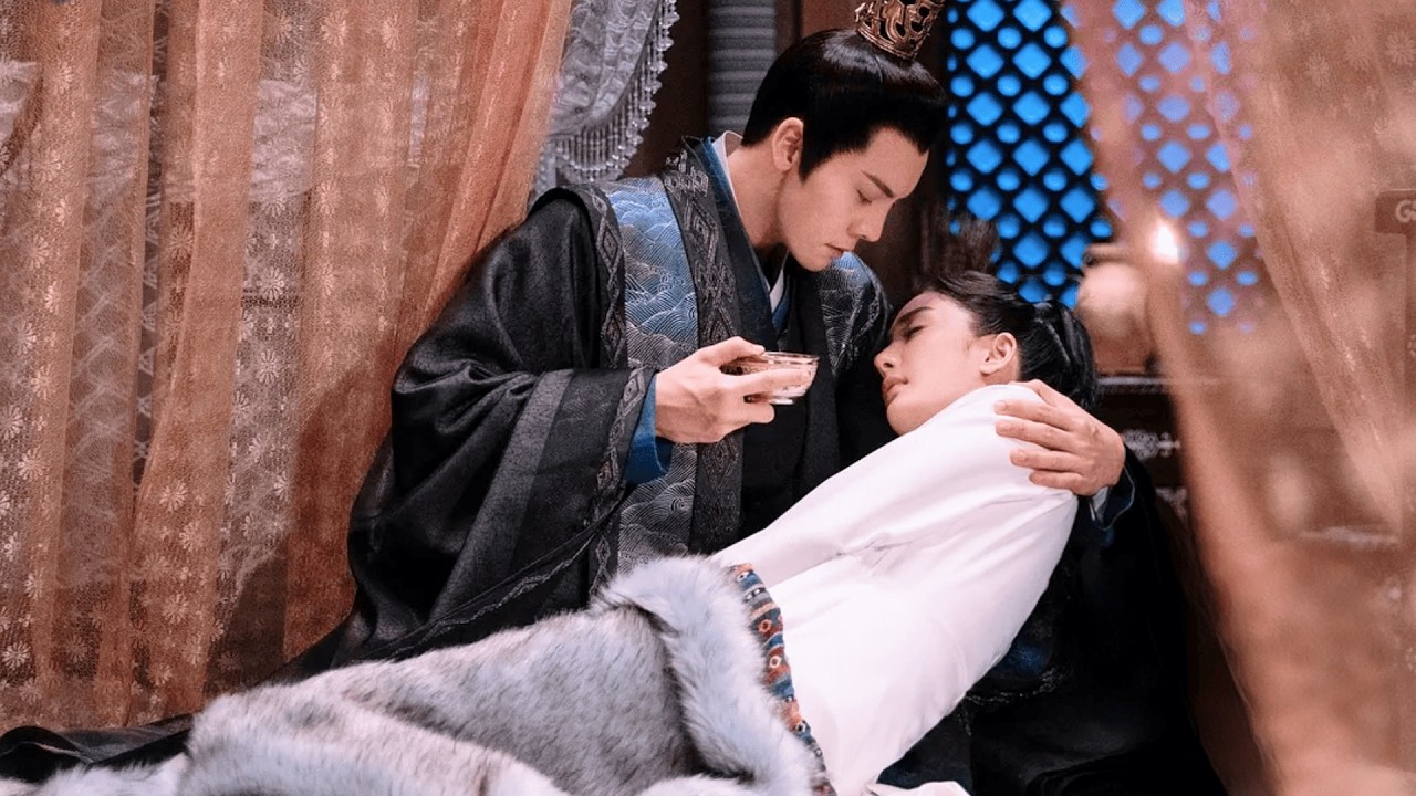 Момент разбитого сердца: парень ради всех притворяется женихом другой, Золушка в отчаянии!