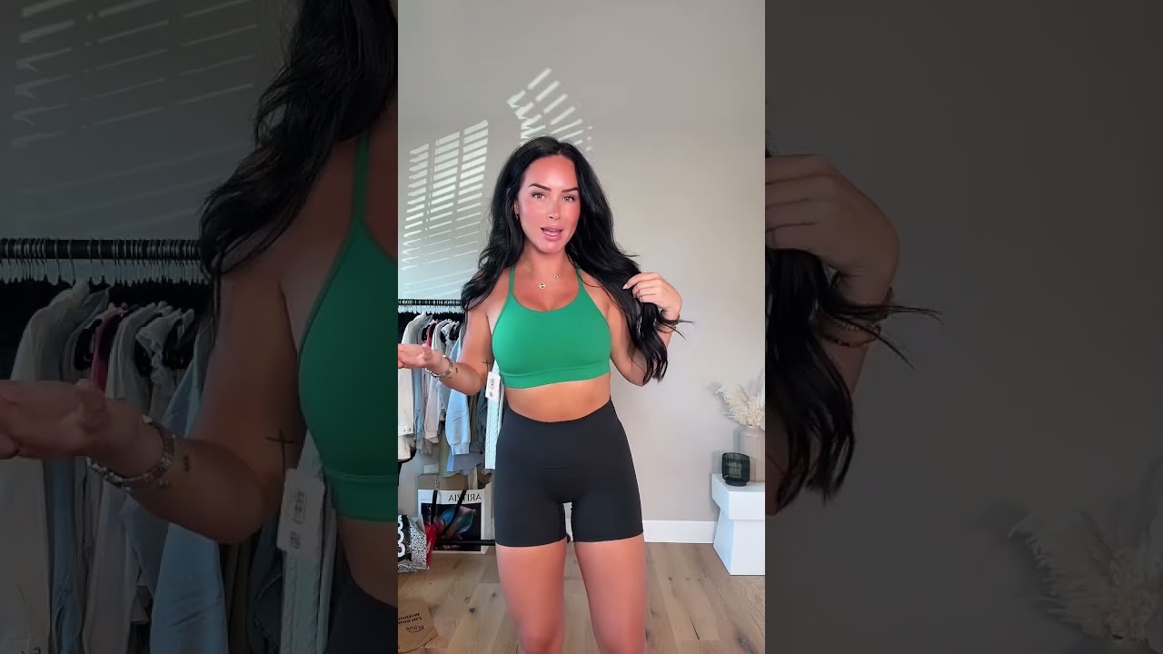 This color is everything 💚 wish it worked for my cup size!! My sizing 5’7, 145lbs, 32dd I’m wearing