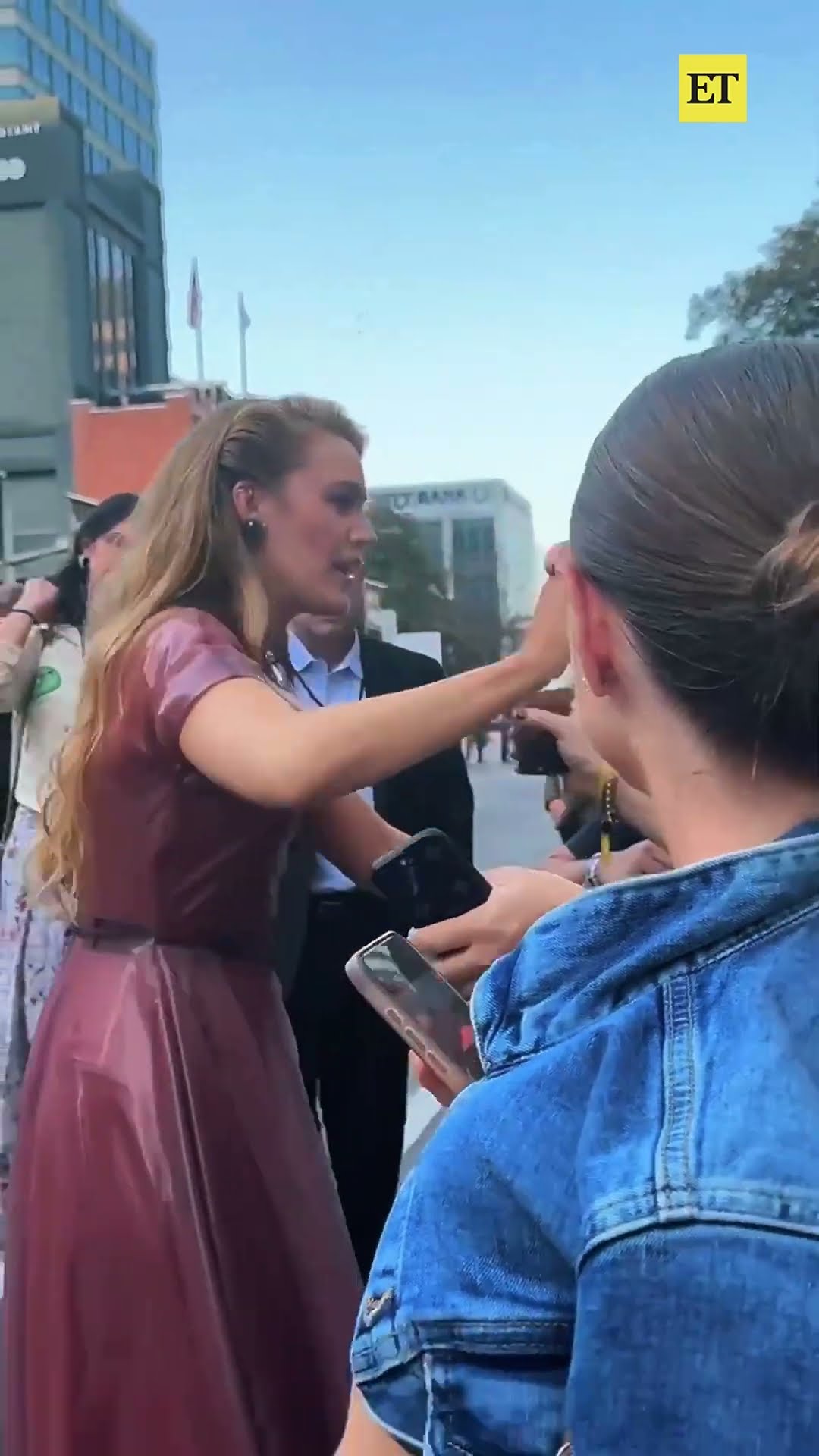 Blake Lively Arrives to 'Another Simple Favor' Premiere #blakelively #annakendrick #shorts