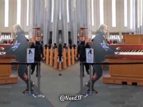 pewdiepie-plays-piano-in-church-(pewdiepie-sans-meme)