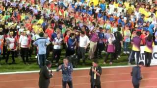( VIDEO) Largest Boria Performance In Malaysia (4000  dancers)