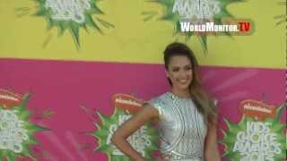 Jessica Alba Arrives At Nickelodeon Kids Choice Awards 2013