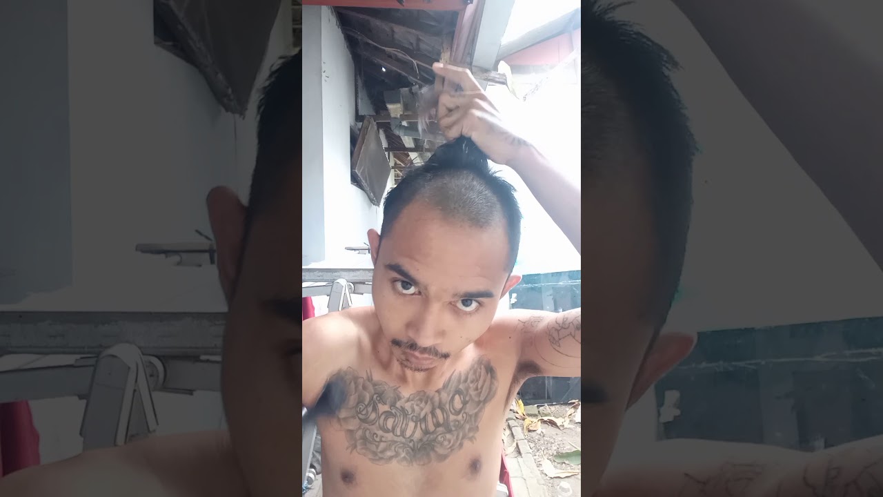 Tutorial cara potong rambut sendiri cukup dengan bergas baterai - YouTube