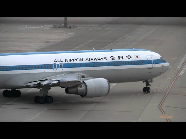 ANA Boeing 767-300 モデル JA602A sddefault.jpg