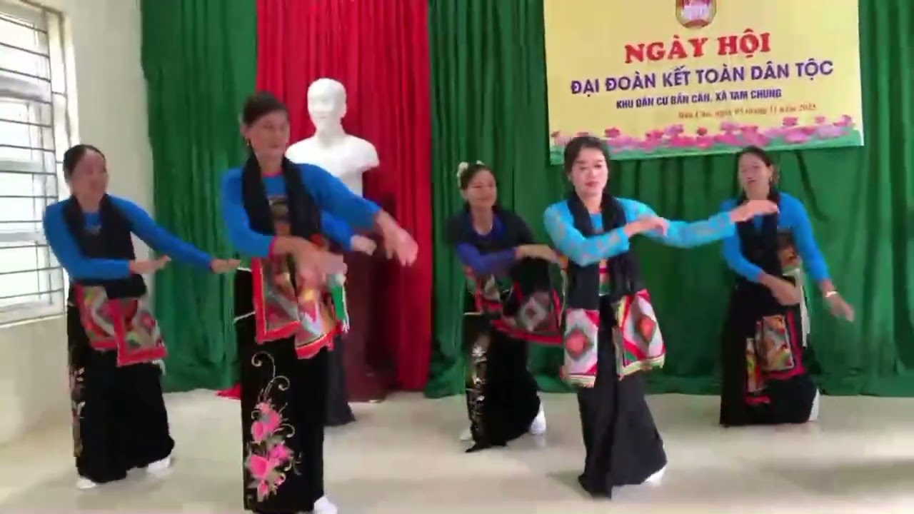 bản Tân Hương múa Đại hội đại đoàn kết toàn dân xã Mường lát 