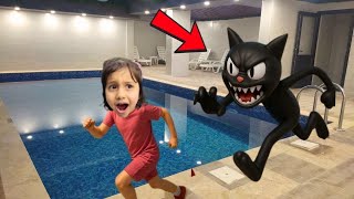 CARTOON CAT HAVUZDA TUZAK KURDU! MELİSA CATİ HAVUZA ATTI!