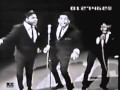 Capture de la vidéo The Isley Brothers - Shout (Shindig - Dec 16, 1964)