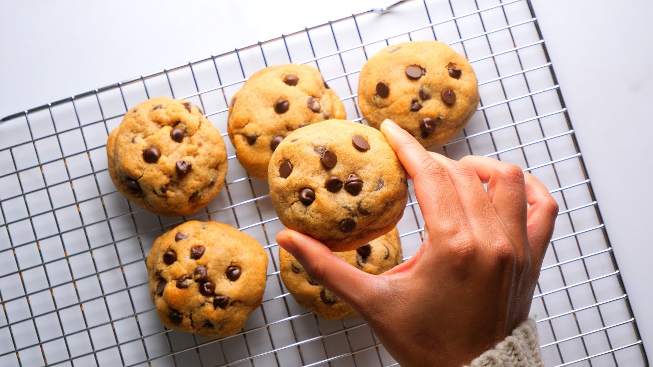 Peanut Butter Chocolate Chip Cookies - YouTube