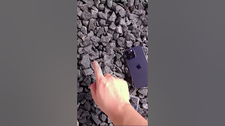 Display of iPhone vs Galaxy S23 Ultra 🤯 #shorts