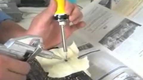 Blowing out solder on a Saab Trionic 5 or 7 ECU for tuning with BDM