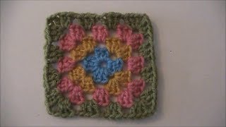 How to Crochet a Traditional Granny Square