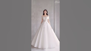 Thuê Váy Cưới: Tạo Ấn Tượng Mới Với Mẫu Váy Cưới Vai Ngang Cho Mùa Hè