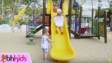 Nhà Mình Rất Vui | Bé Tú Anh 4 Tuổi [Official MV]