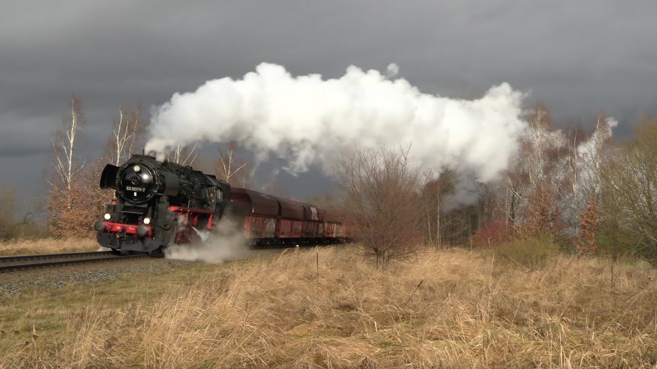 52 8079 und 132 088 vor schweren Kohlezügen