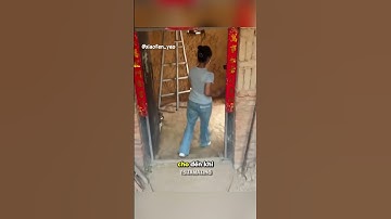 Cô gái bất ngờ khi đến thăm anh trai