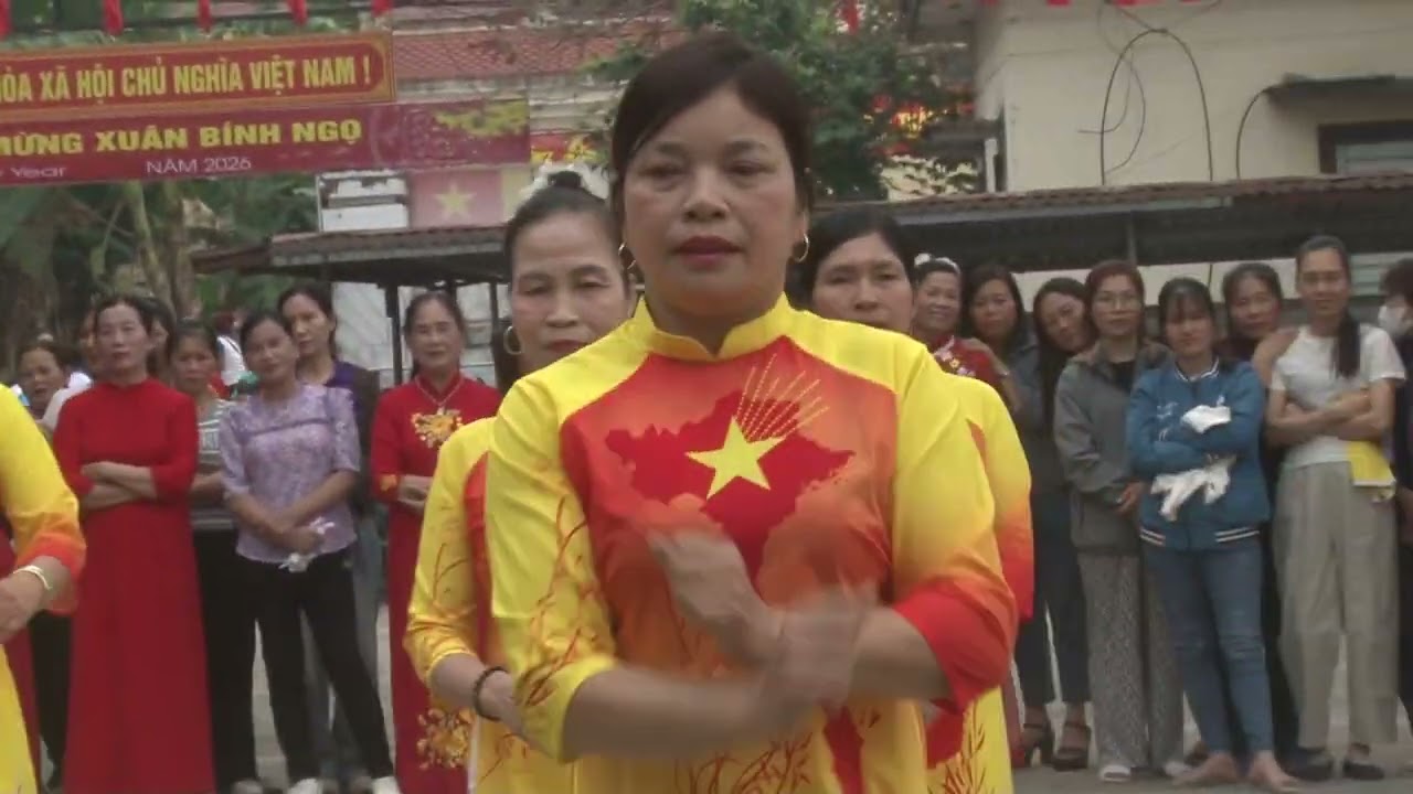 MÚA -  CA VANG PHỤ NỮ VIỆT NAM - Phụ Nữ Tuy Lai  - Xã Phúc Sơn trình bày. 