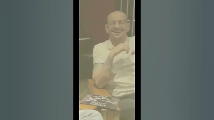 Chester Benningtons least fav song to play #linkin...