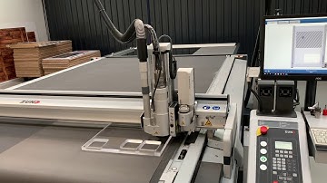 Zünd routing 20 mm acrylic with 3,6 kW router