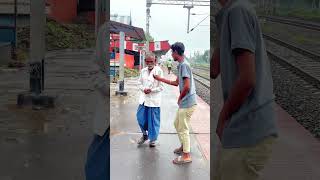 Baba Bhag Gye😂#prankshort #trendingpranks #viralprank #prankvideo  #newvideos2025 #viral @golu_prank