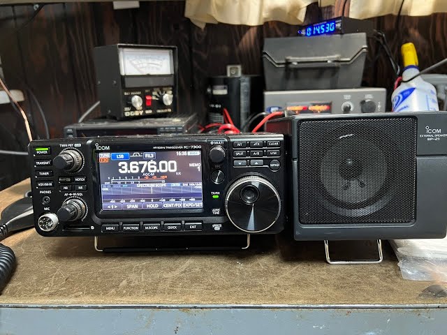 Icom 7300 Transceiver and SP21 speaker - YouTube