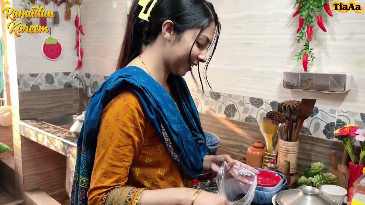 মেয়েদের নিজের বলতে কোন কিছু হয় না। প্রথম রোজাটা কিভাবে কাটালাম 😔😔