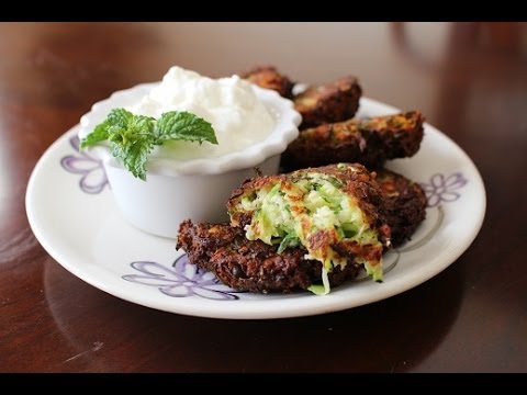 Kolokythokeftedes: Zucchini Fritters