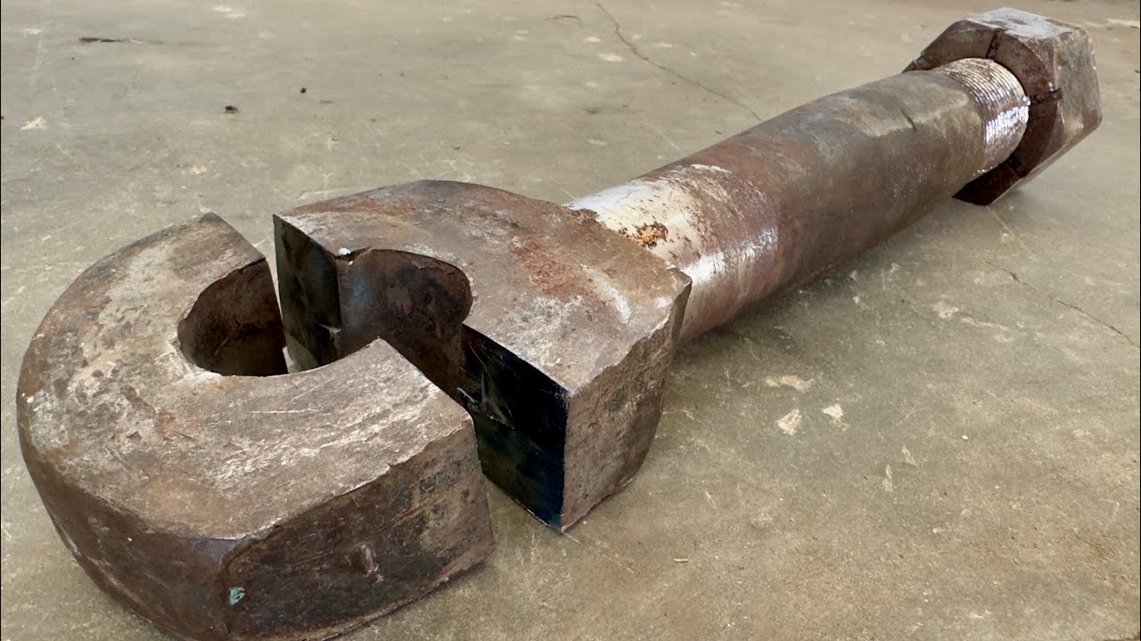 Buried in the Scrap Yard – Troli Too Hook Renewed / Rescued from the Scrap Yard Hook