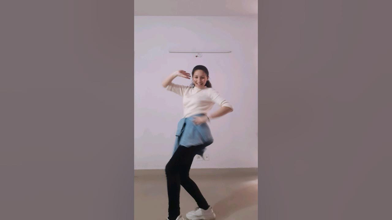 Sheila😉 | #youtubeshorts #sunidhichauhan #sheilakijawani Sheila😉 | #youtubeshorts #sunidhichauhan #sheilakijawani