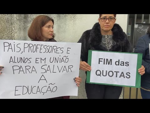 Famalicão: pais manifestam apoio aos professores no Centro Escolar do Louro